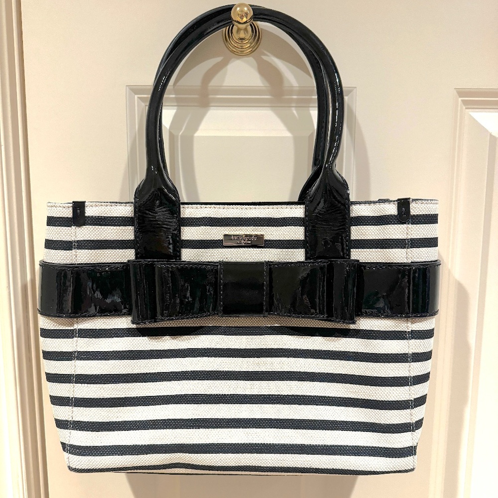 Kate Spade Quinn Villabella Canvas Patent leather Bow Tote Black/cream EUC